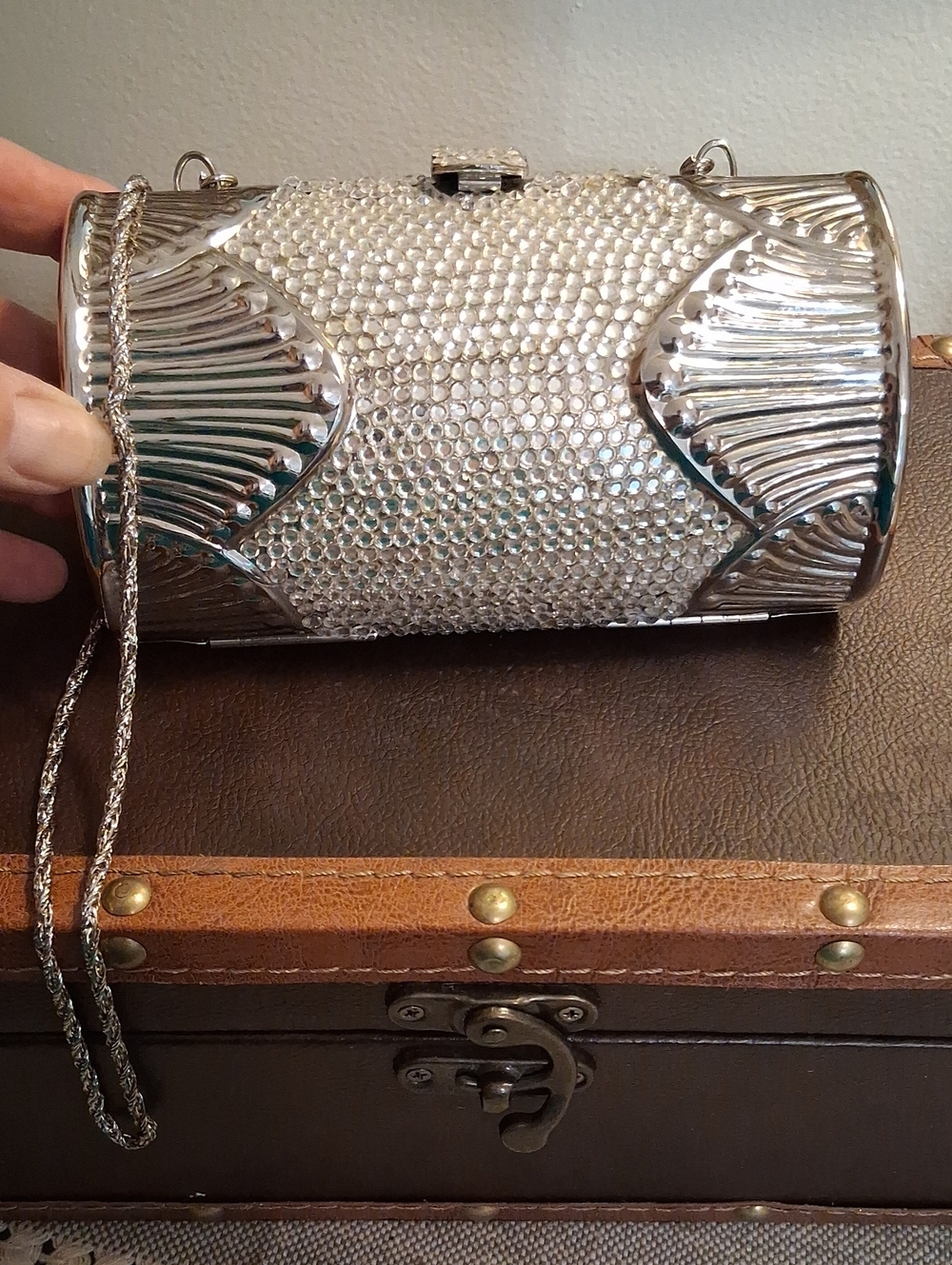 Vintage Silver Crystal-Embellished Evening Clutch with Chain Strap